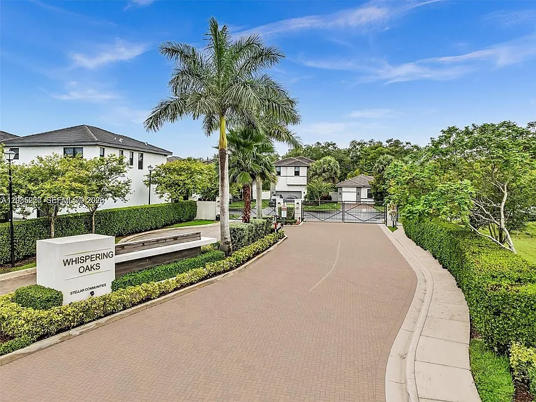 4936 Whispering Way — Photo 15