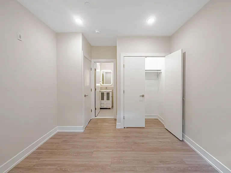 2156 N Darien St #A8 — Photo 10
