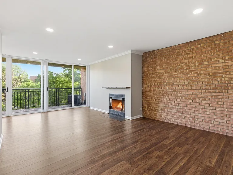 6000 Oakwood Dr #4H — Photo 3