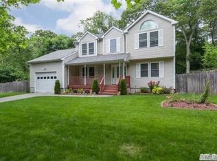 3 Lakeview Ave, Nesconset, NY 11767