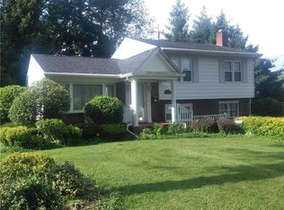 869 Theresa Ave, Hermitage, PA 16148