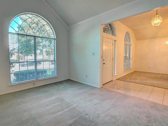 4th image of 2410 Lawton Ln