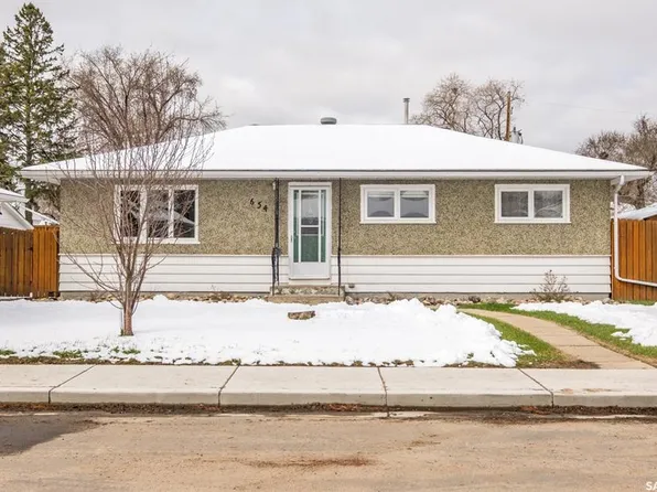 654 23rd STREET W, Prince Albert, SK S6V 4H3
