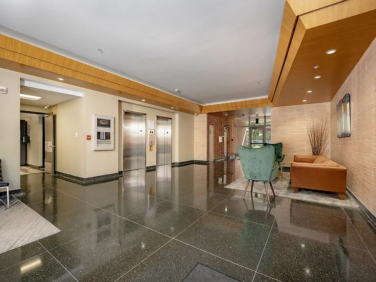 DeSabla LOBBY3