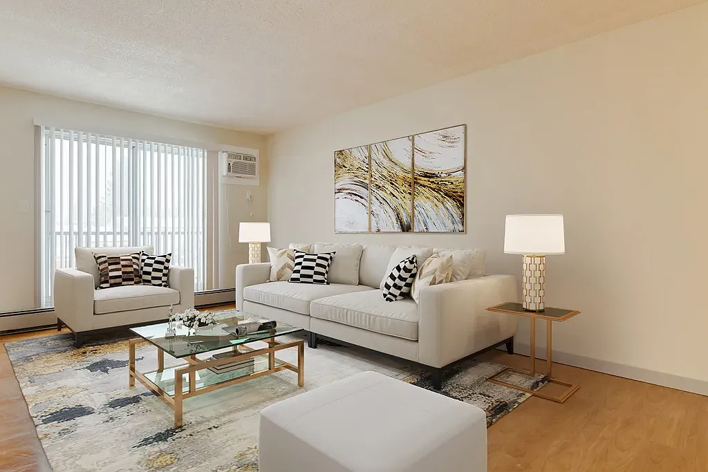 Columbian Apartments — Photo 2