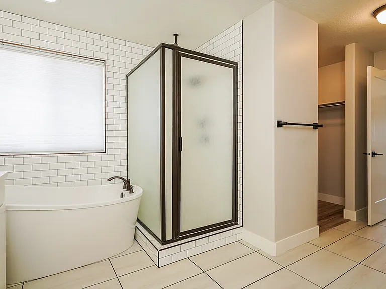 1611 W Parkview Dr — Photo 11