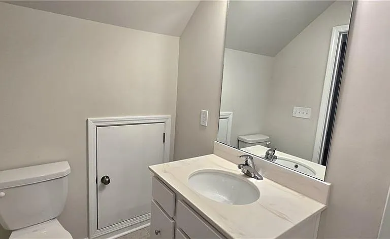 3608 Hidden Valley Cir — Photo 41