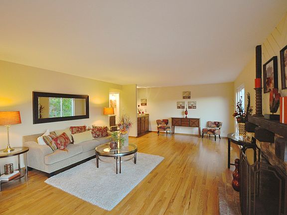 2nd image of 80 Bennington Dr
