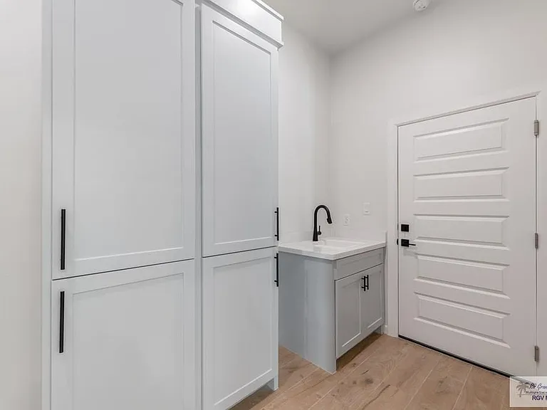 5320 Oakley St — Photo 10