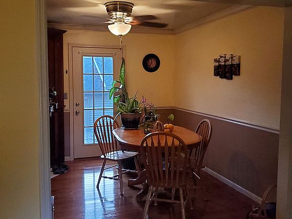 3rd image of 20 Charleston Dr #2