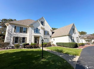 6947 Meadowview Dr, Lambertville, MI 48144