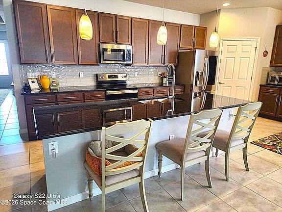5th image of 988 Corbin Cir SW