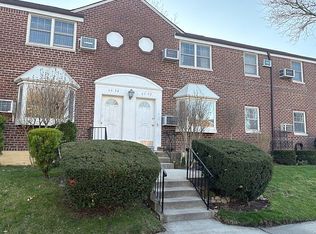61-32 255th St, Little Neck, NY