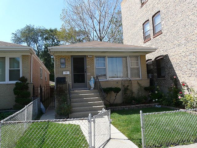 1st image of 3510 S Artesian Ave #1