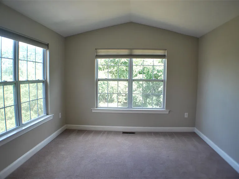 209 Moore Ct — Photo 14