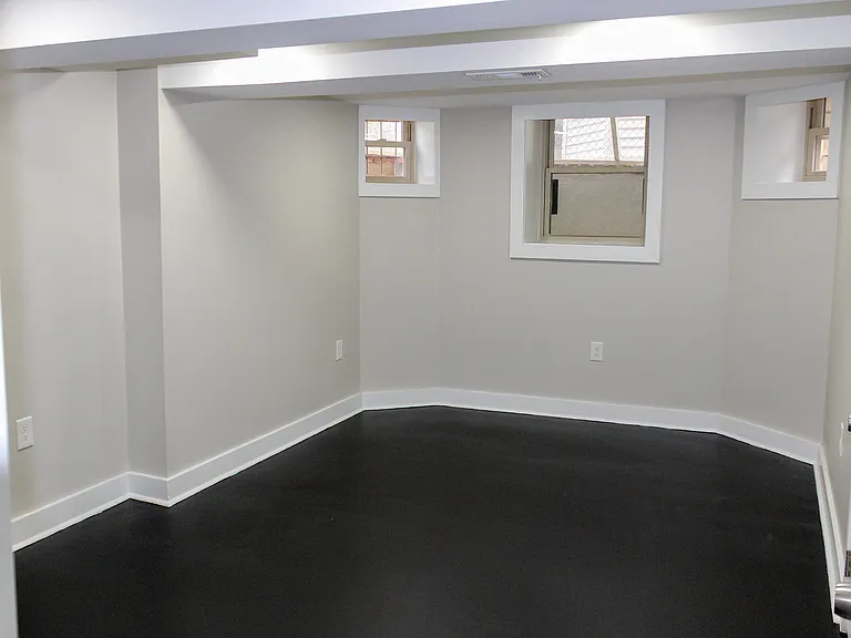 Campus Apartments — Photo 18