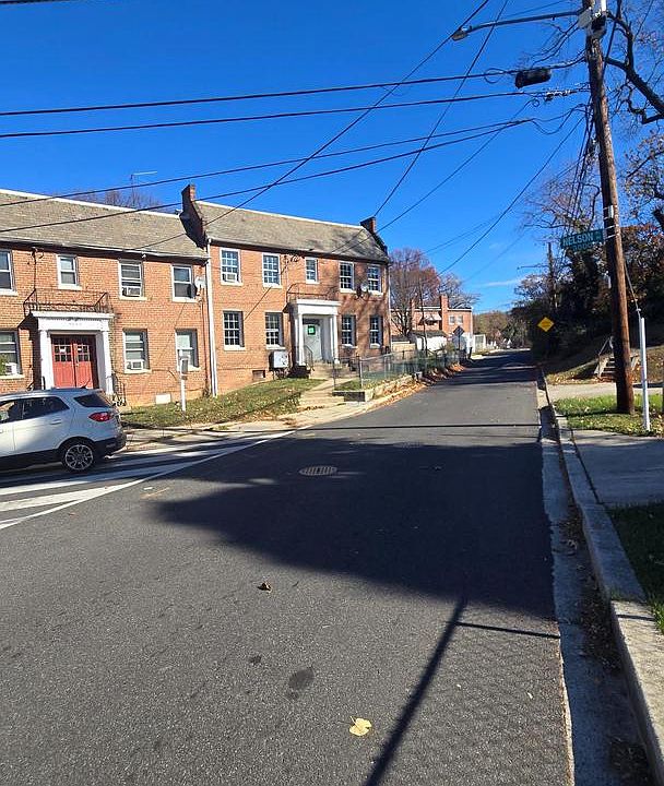 1st image of 3028 Nelson Pl SE