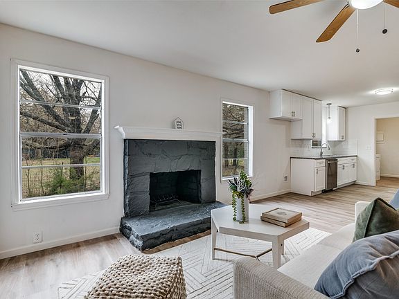 5th image of 5316 Wild Oak Rd