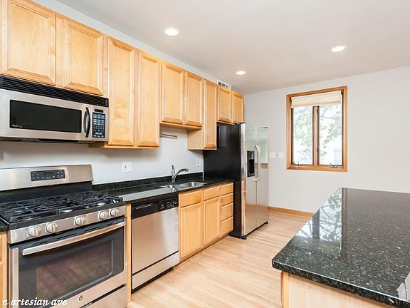 5th image of 1401 N Artesian Ave #512