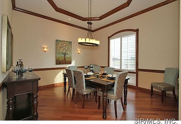 5th image of 3003 Sunset Hills Blvd S