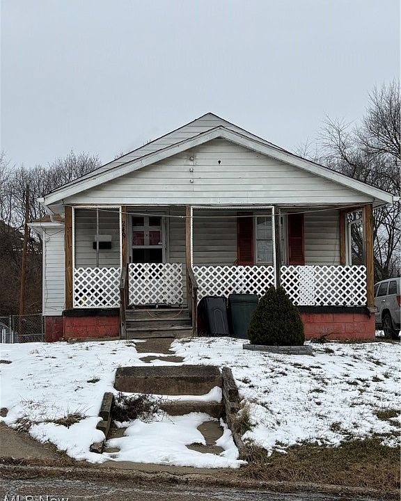 1st image of 249 Hallock Ave