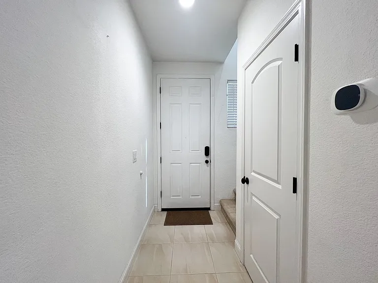 8428 Amber Valley Ln — Photo 3