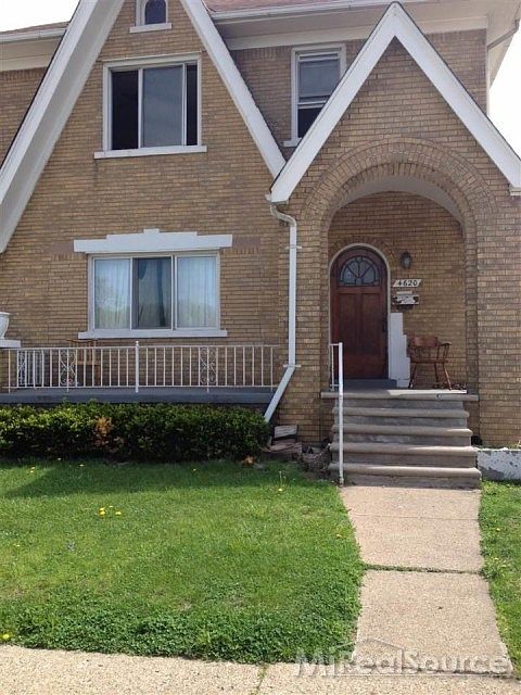 2nd image of 4620 51st St