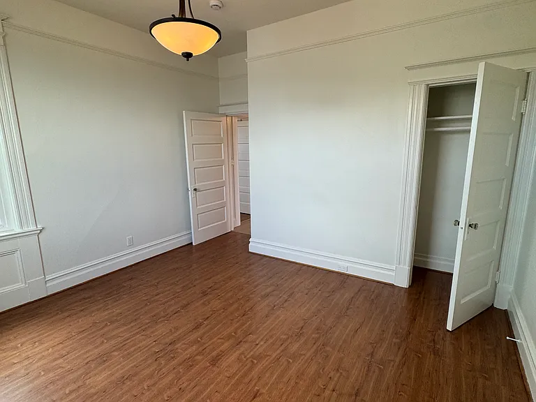 2344 Jones St #B — Photo 8