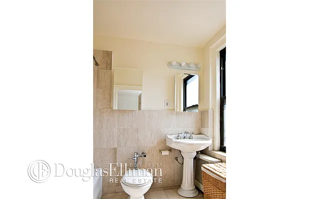 Rented by Douglas Elliman | media 24