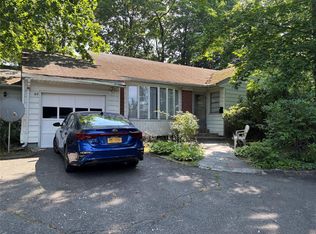 60 Polo Rd, Great Neck, NY 11023