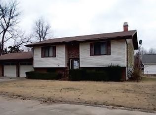 5 Hackberry Dr, Sikeston, MO 63801
