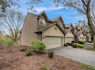 979 Millcreek Cir #979, Elgin, IL 60123