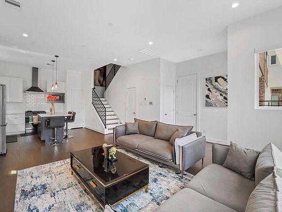 4th image of 5823 Dolores St