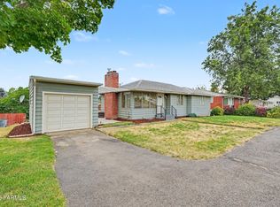 206 Sunset Way, Zillah, WA 98953