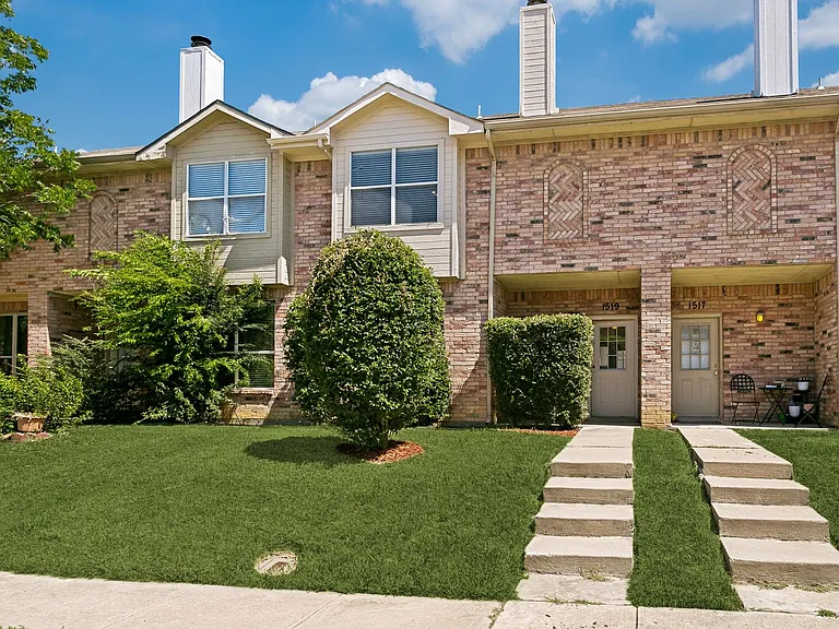 1519 Barbara Dr — Photo 1