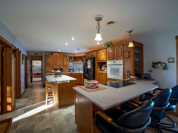 781 S Bass Lake Rd, Vestaburg, MI 48891