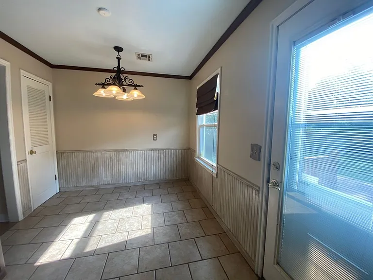 3820 S Detroit Ave — Photo 7