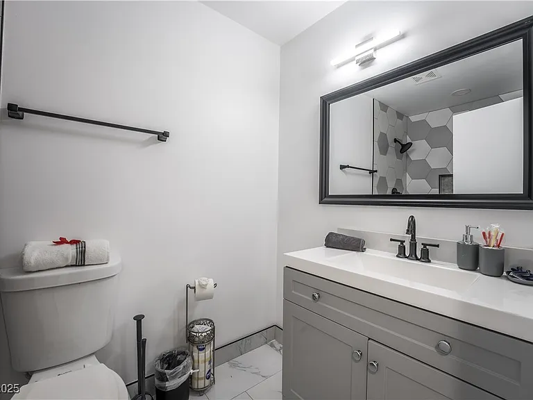 2364 Belvedere Dr — Photo 33
