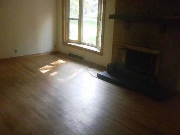 5th image of 3219 N 80th Pl