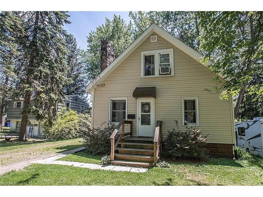1065 Mechanic Ave photo 1