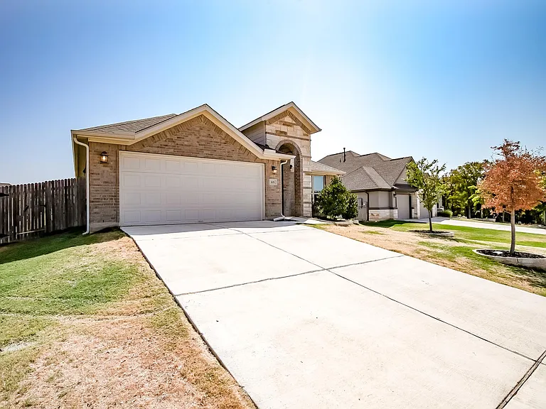 105 Meadow Wood Cv — Photo 3