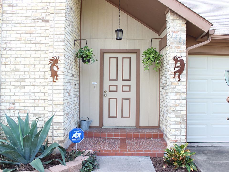 1st image of 1203 Doonesbury Dr