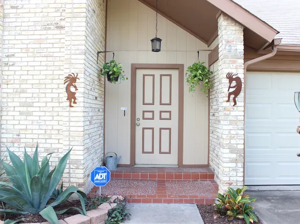 1203 Doonesbury Dr, Austin, TX 78758