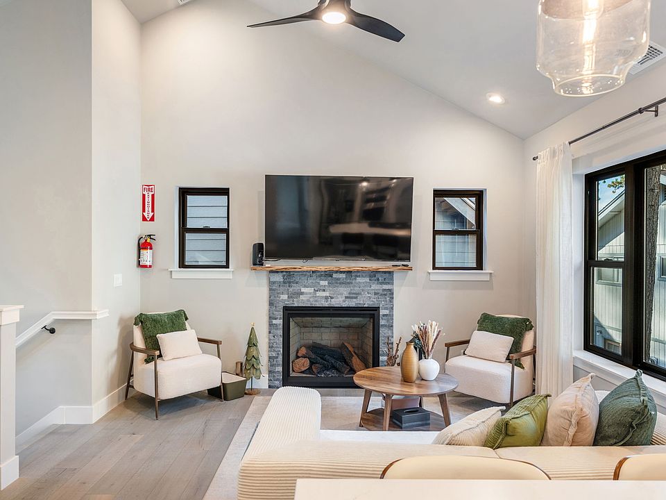 Bright and Cozy Living Room