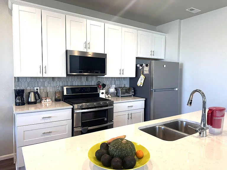 13943 Vispo Way — Photo 5