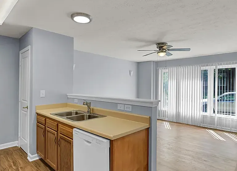Rowan Place Apartments — Photo 5