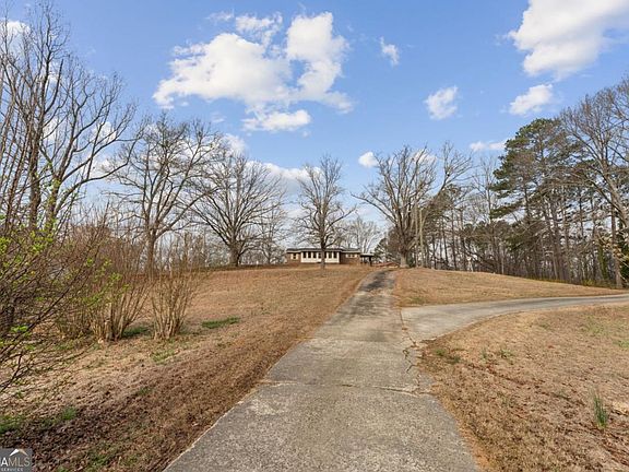 5th image of 5825 Vaughn Rd