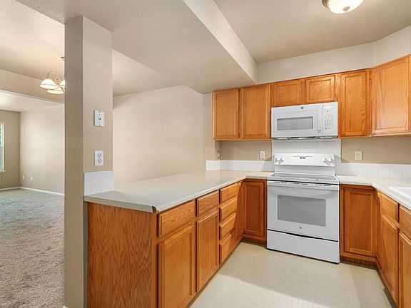 5th image of 4527 Starflower Dr