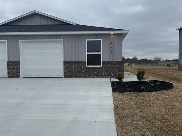 402B W Cloud Dr, Siloam Springs, AR 72761