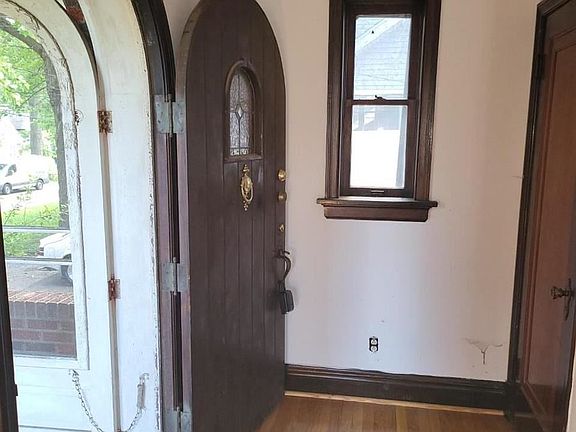 4th image of 2325 Bristow Ave